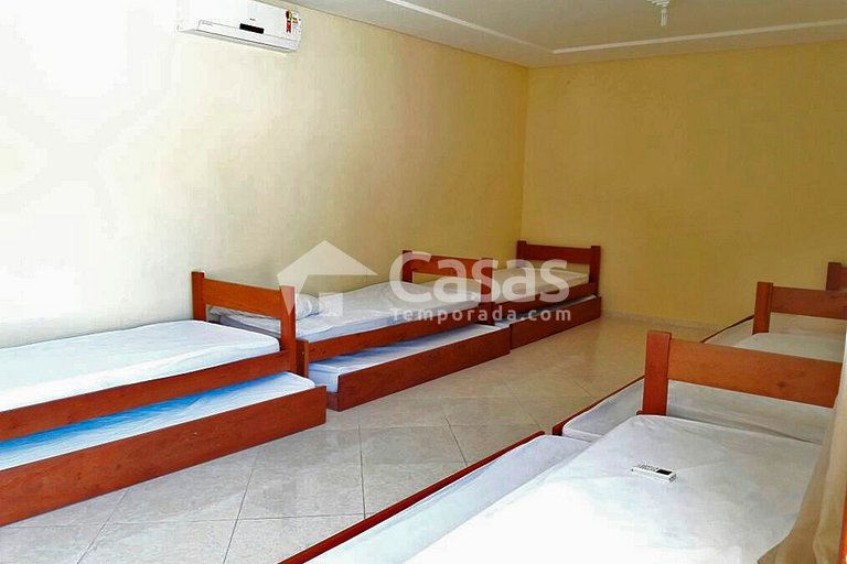 Casa com 4 suítes e 4 quartos na praia de Mundai