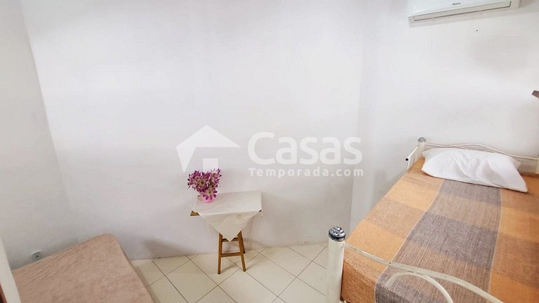 Casa com 4 Suítes, Piscina e Churrasqueira para 17 Pessoas