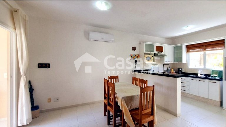 Duplex com 3 quartos a 50 metros da Praia de Taperapuan