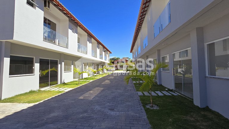 Duplex novo em condomínio na praia