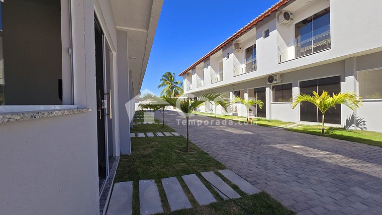 Duplex novo em condomínio na praia