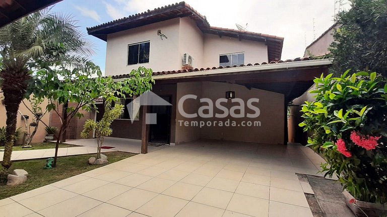 Excelente casa piscina e churrasqueira com parcial vista mar