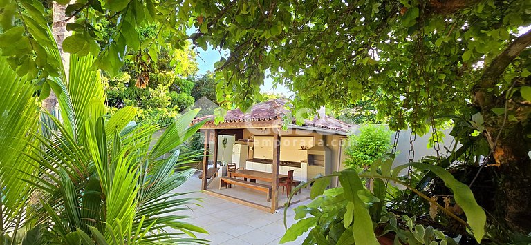 Excelente casa piscina e churrasqueira com parcial vista mar